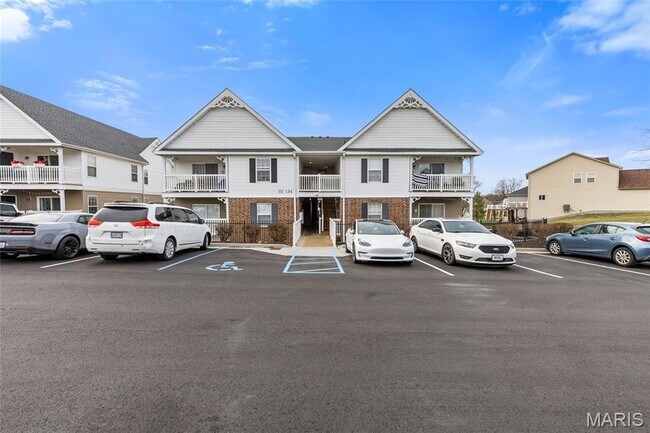 Building Photo - 131 Saravalle Dr