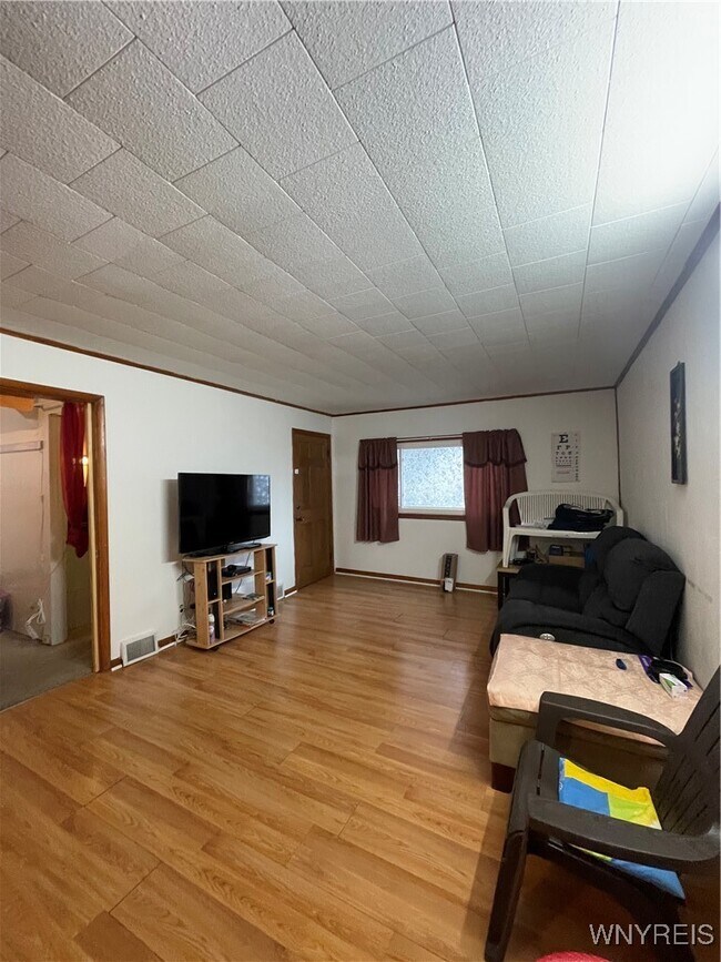 Photo - 226 Longnecker St