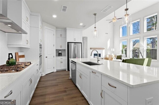 Photo - 491 Pearl St