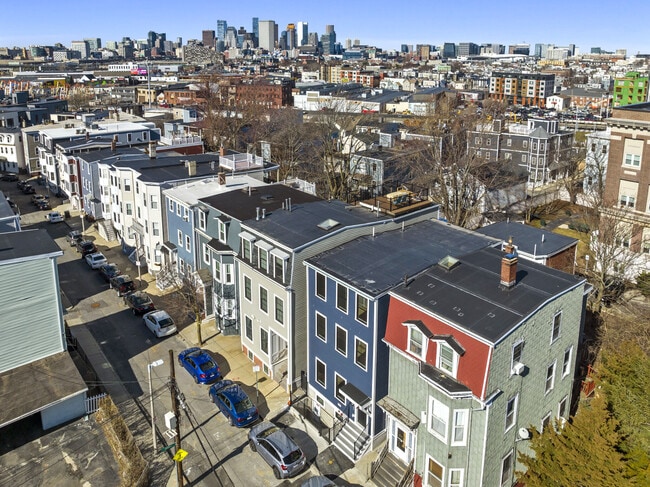 Photo - 48 Woodward St
