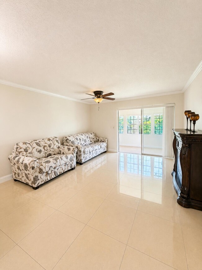 Photo - 157 Lake Anne Dr