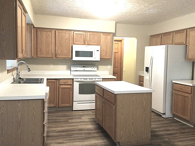 Photo - 1915 Berwick Ct