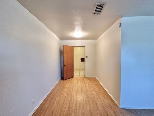 Photo - Discover this 3/2 home located in Mid-town...