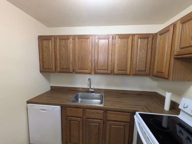 Photo - Cozy 1BR Apartment in the heart of Buffalo Grove – Heat Included | Unfurnished Unit 205