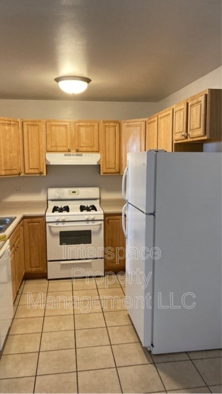 Building Photo - 1335 Rock Run Dr