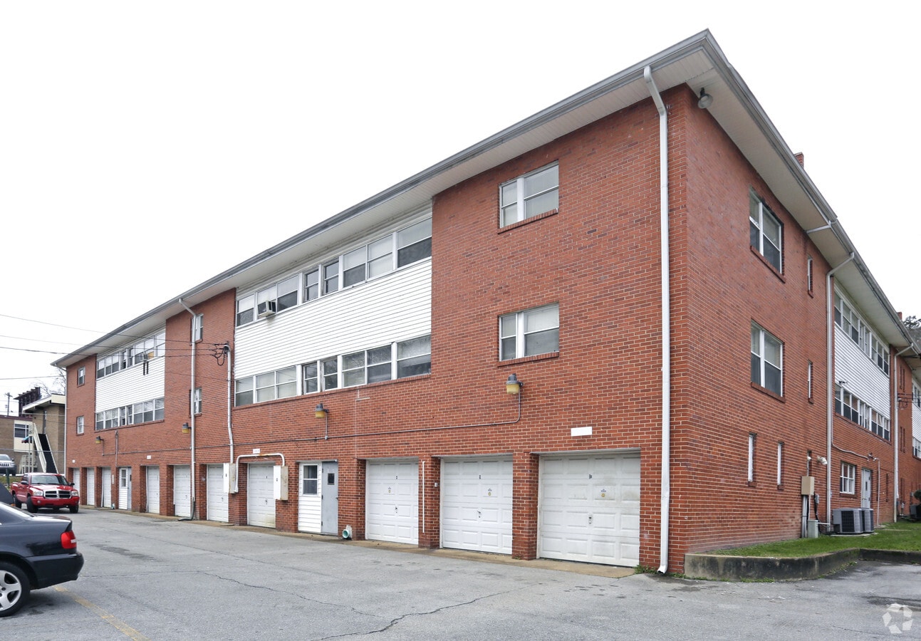 Montview Apartments - Montview Apartments