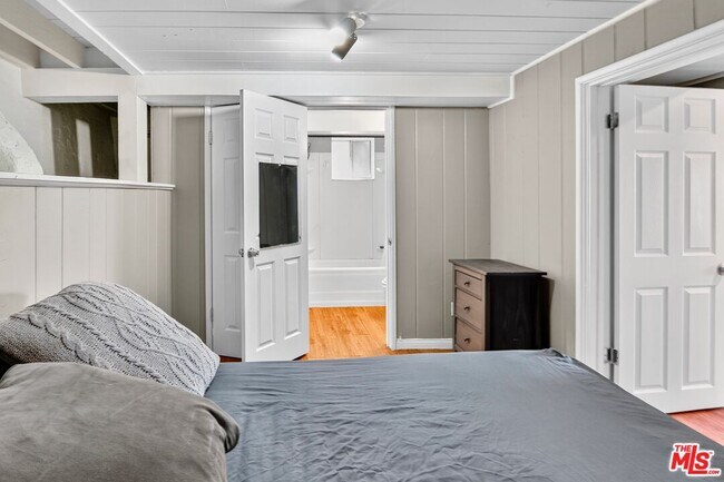 Photo - 11154 Ventura Blvd Apartment