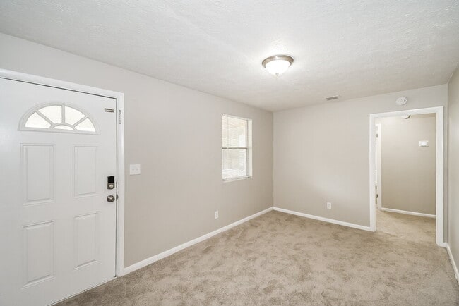 Photo - 2240 Grand St