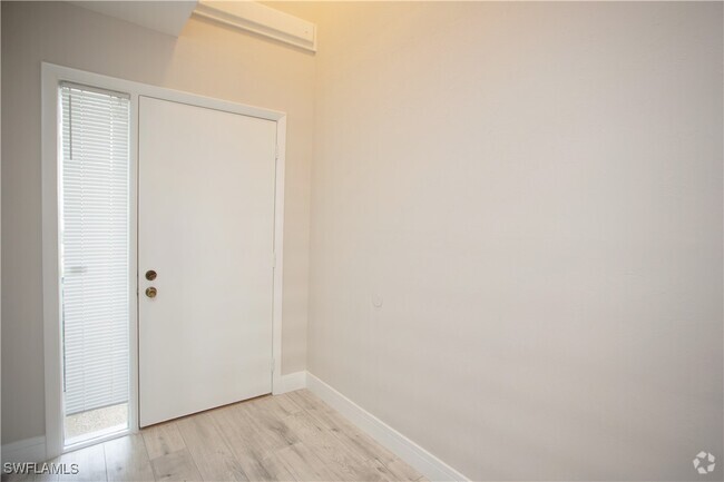 Building Photo - 800 Meadowland Dr Rental
