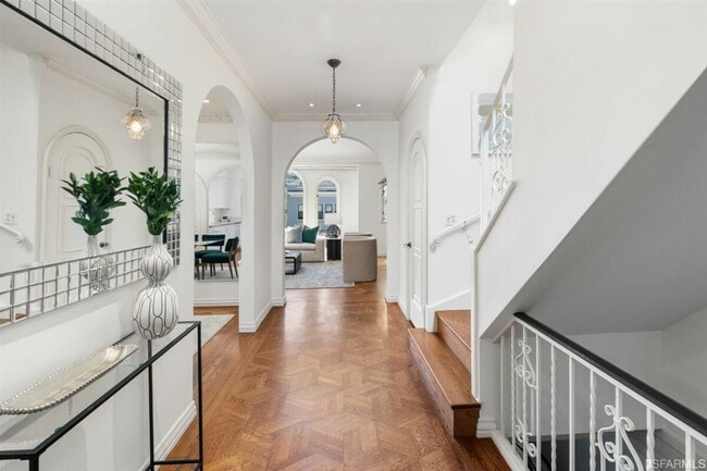 Photo - 2324 Francisco St