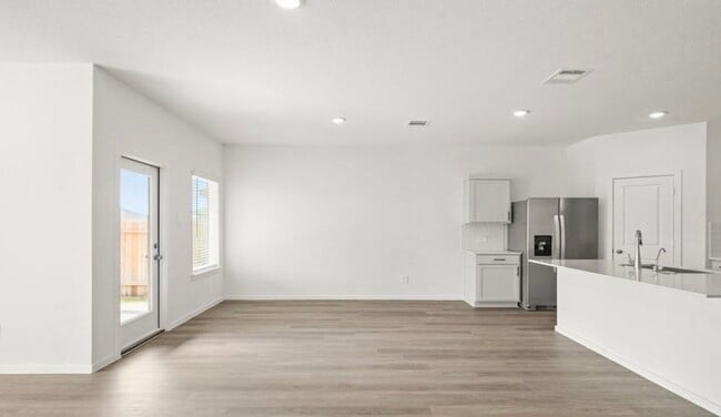 Photo - 16779 Country W Dr