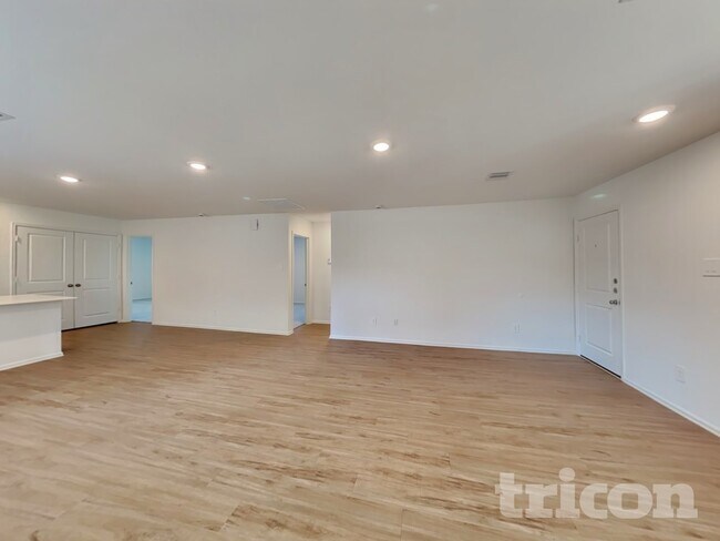 Photo - 3006 Twisted Myrtle Dr