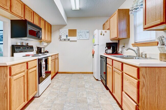 Photo - 3410 Zinnia Dr