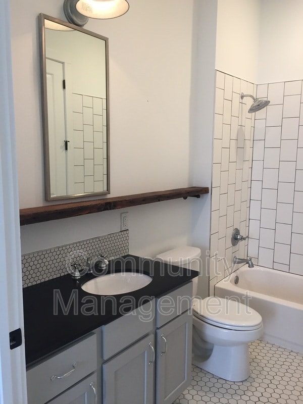 Photo - 255 E Boyd Dr