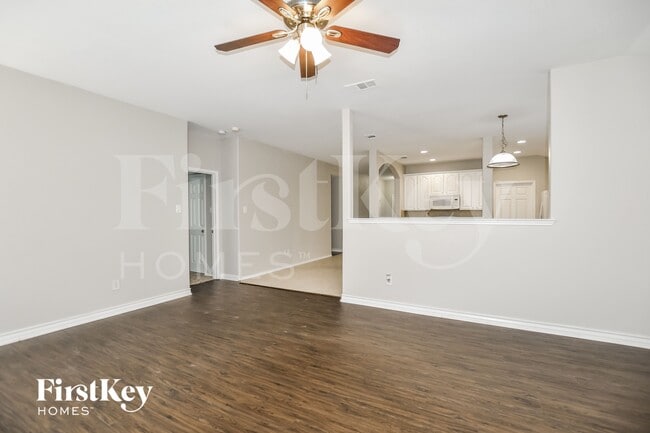Photo - 716 Austin Ln
