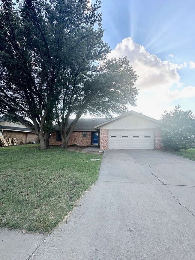 Building Photo - 4 Bed 2 Bath Ready to Rent ASAP Rental