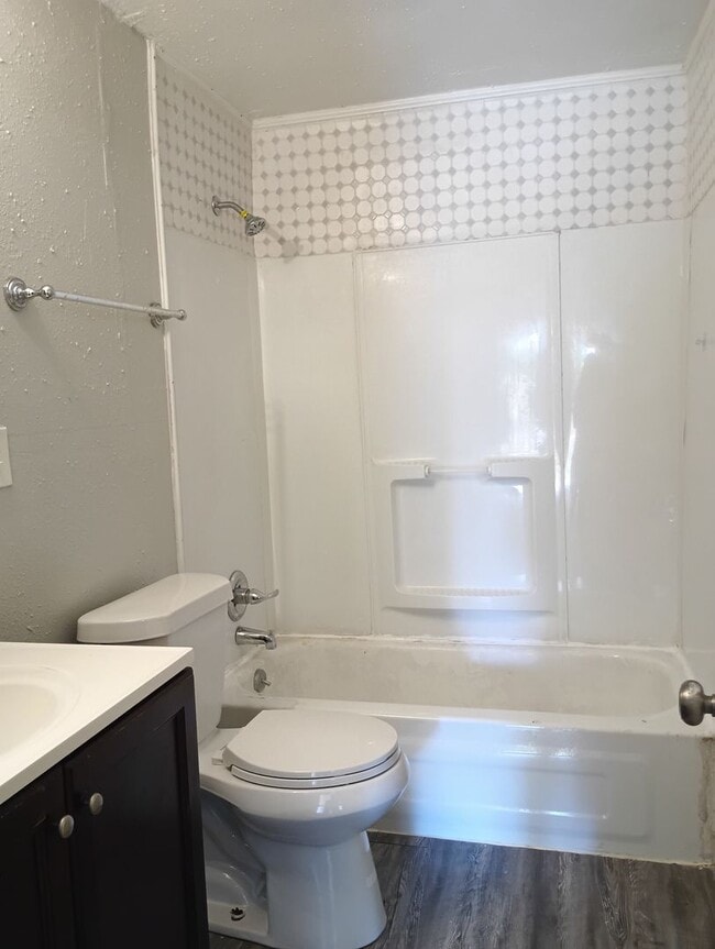 Photo - Close to shopping Centers!