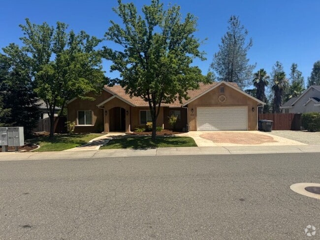 Building Photo - Stunning Westside Home with Landscaping!