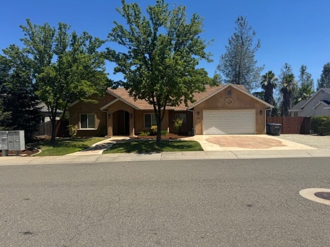 Stunning Westside Home with Landscaping! - Stunning Westside Home with Landscaping!