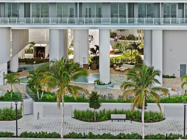 Photo - 700 NE 24th St Unit 2004