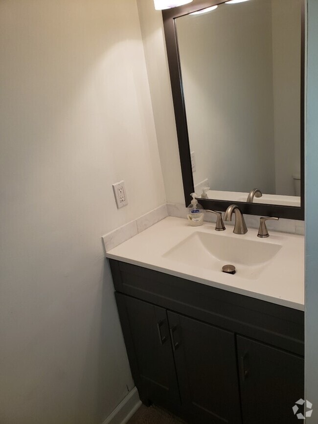 Building Photo - 38844 Golfview Dr E Rental