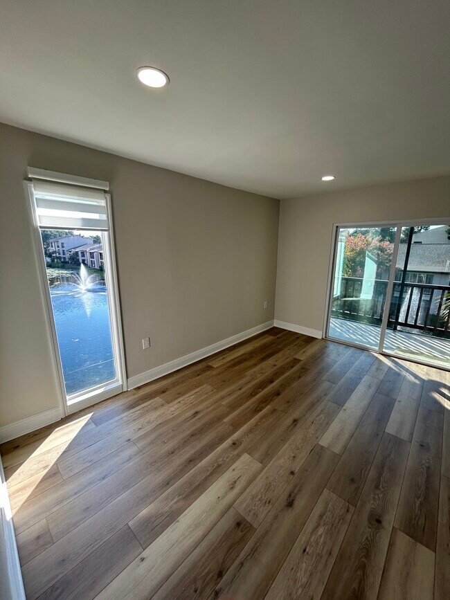 Photo - 3848 N Lake Dr Unit 137