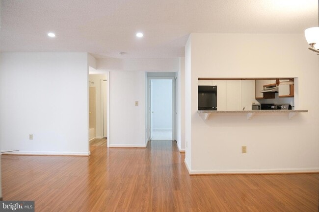 Building Photo - 6941 Mary Caroline Cir Unit H