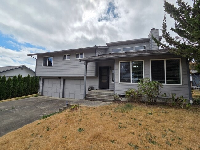 Building Photo - 4058 SE Empress Ct