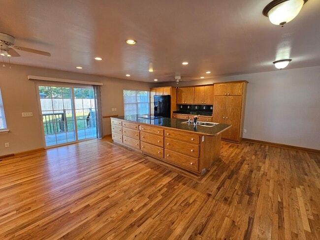 Photo - 253 Richard Dr