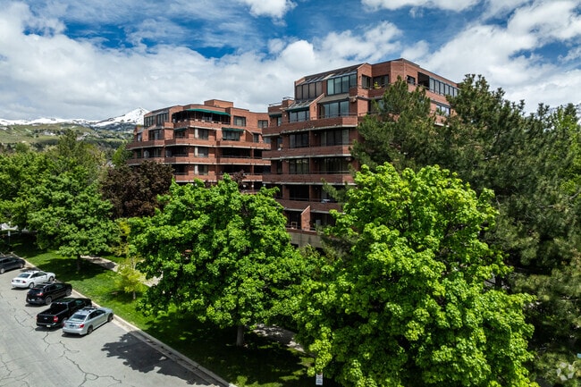 Primary - Arlington Place Condominiums