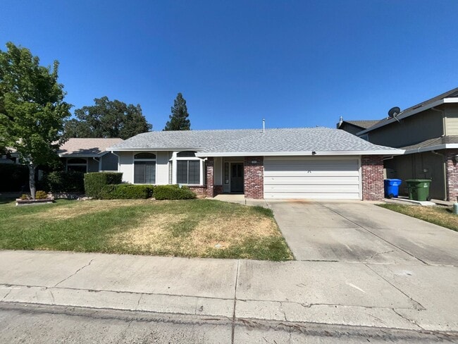 Building Photo - 4BR | 2BA | 1800SF | 2 Car Garage | Availa... Rental