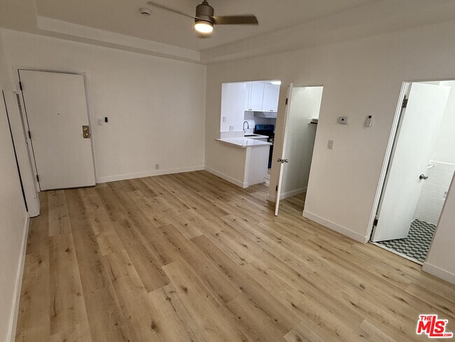 Photo - 821 S Wilton Pl Unidad 107 Rental