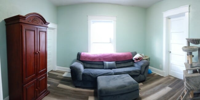 Photo - 1128 Portage Ave Unit Sharehome 1 bdrm/priv 1ba