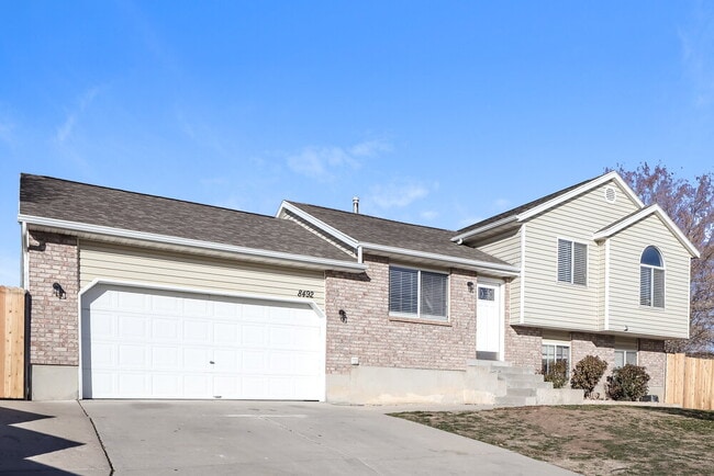 Building Photo - 8492 Merrick Ct