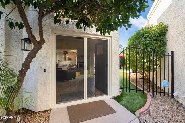 Photo - 9690 N 105th St