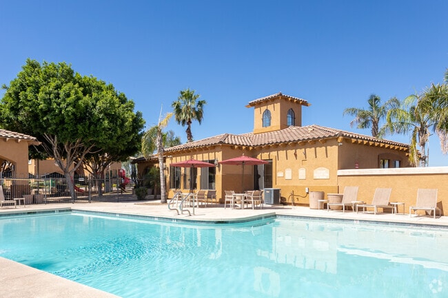 Colonia Del Sol Apartments