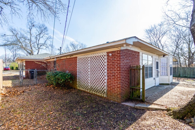 Photo - 312 Warren St