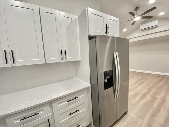 Photo - 426 S L St