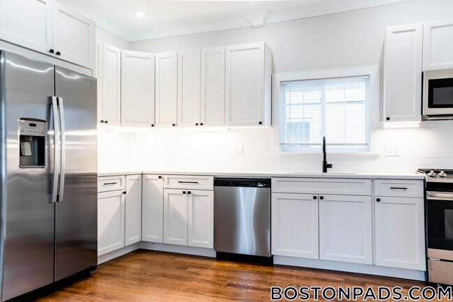 Photo - 11 Falkland St Unit 2