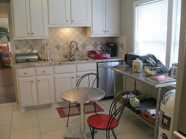 Photo - 4033 Woodcraft St