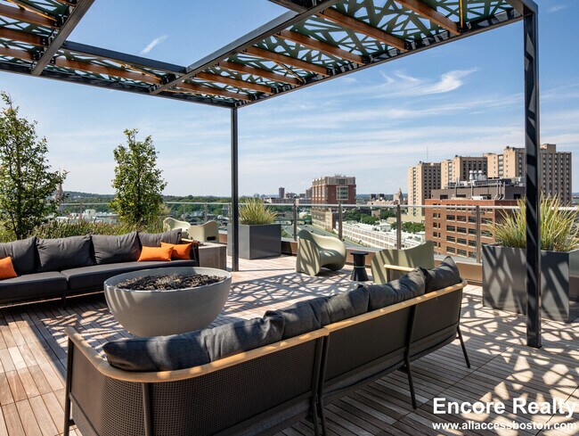 Photo - 771 Beacon St St Unidad B2-1305