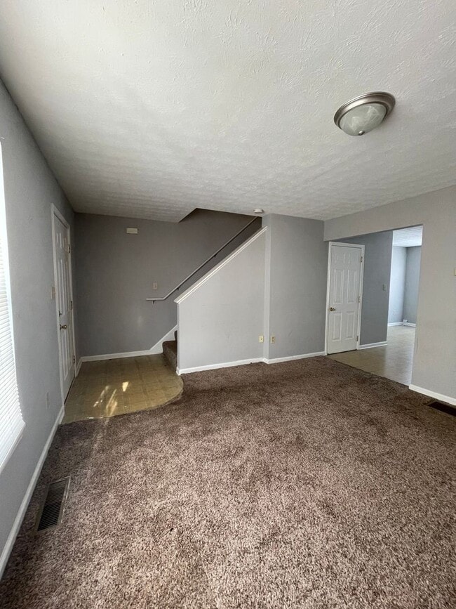Building Photo - 278/276 AW Unit 278 April way