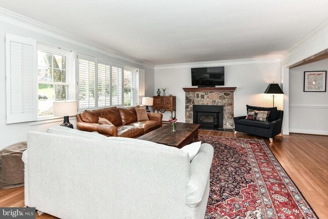 Photo - 3061 N Oakland St