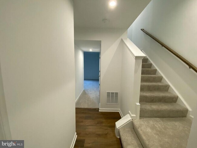 415 Aragon Dr