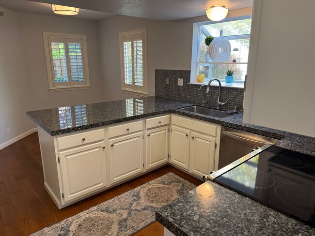 Photo - Beautiful 3bd/2.5 bath Single Family Home