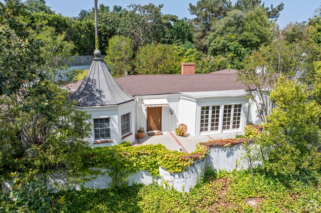 Building Photo - 10711 W Sunset Blvd Rental