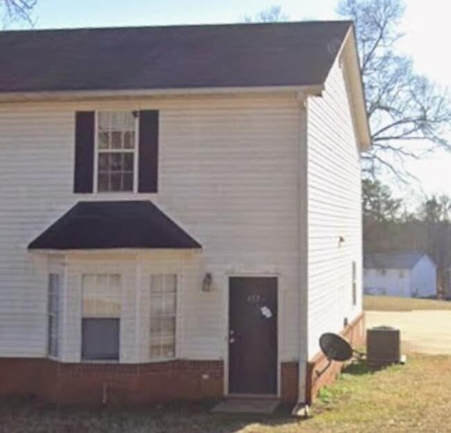 Photo - 155 Westchester Cir