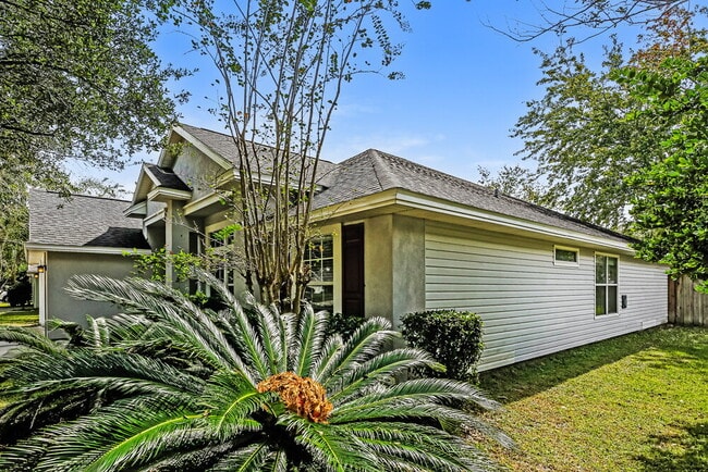 Photo - 301 N Lake Cunningham Ave