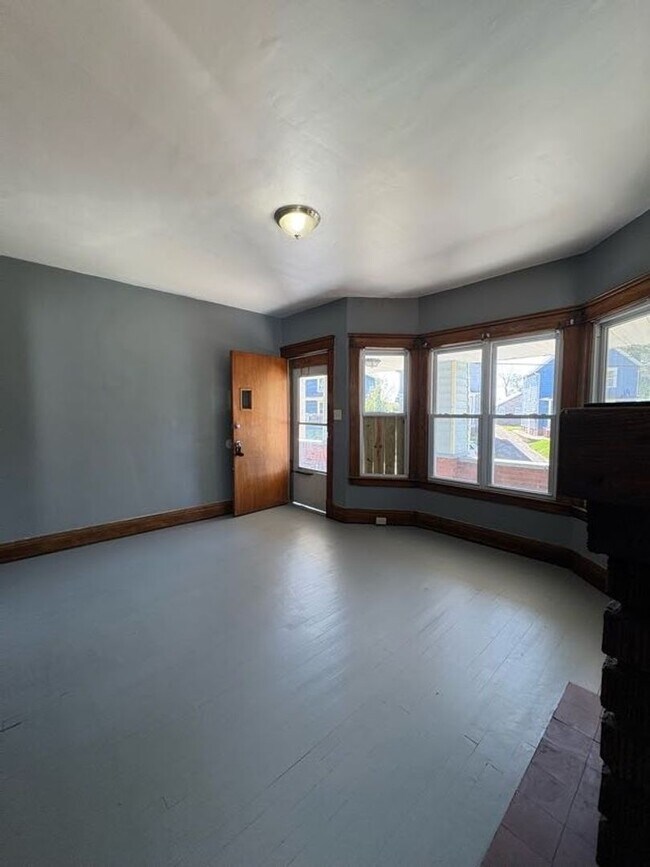 Photo - Highland Rd NE Unit 915 Highland Rd NE