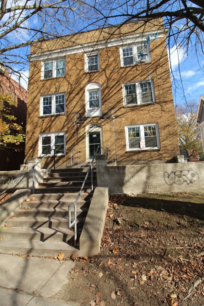 Photo - 252 Sisson Ave Unidad 4